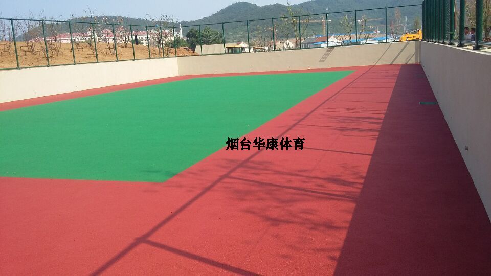 煙臺(tái)萬(wàn)科御龍山網(wǎng)球場(chǎng)地等鋪設(shè)